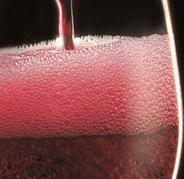 Vin rouge effervescent - trois fois vin